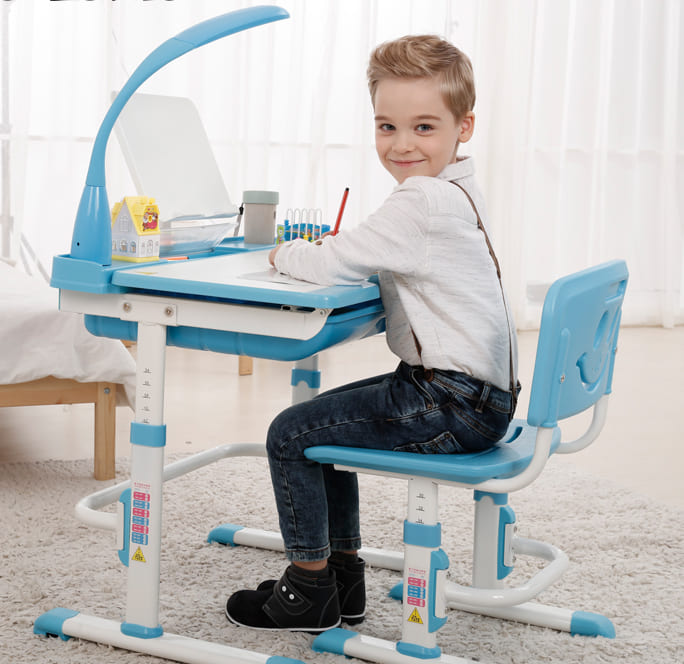 Bàn ghế chống cận chống gù